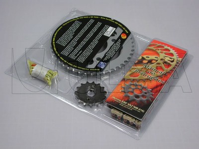 Wyroby z żelaza pakowane w opakowanie twarde na maszynie termoformującej.