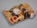 Ciastka pakowane na tacce na poziomej maszynie pakującej (HFFS).