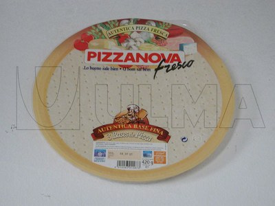 Pieczona pizza pakowana w atmosferze modyfikowanej (MAP) w folii twardej na maszynie termoformującej.