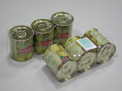 Puszki oliwek pakowane na poziomej maszynie pakującej (HFFS).