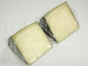 Porcje sera pakowane na poziomej maszynie pakującej (HFFS).